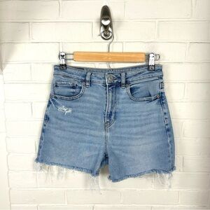 American Eagle Light Wash Mom Jean Shorts Size 2 Long
